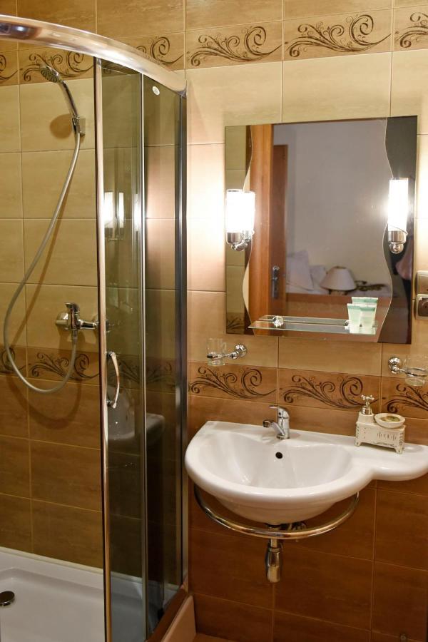 Apartament City, Clock Кросно Экстерьер фото