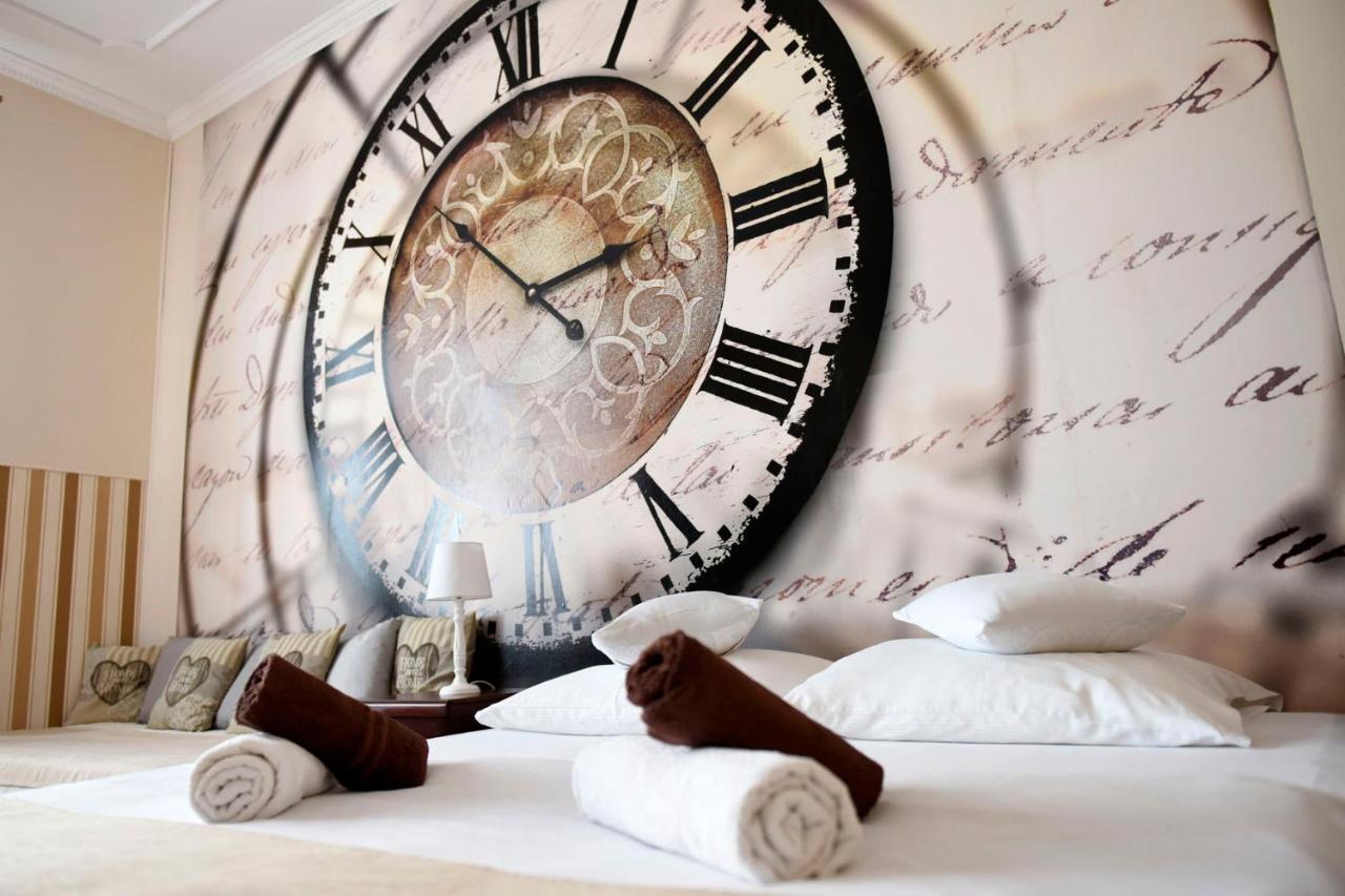 Apartament City, Clock Кросно Экстерьер фото