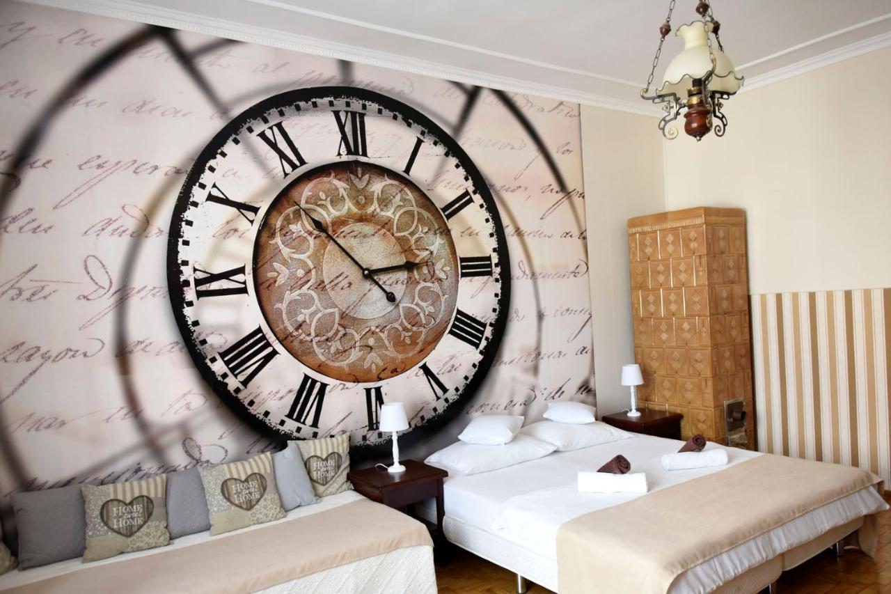Apartament City, Clock Кросно Экстерьер фото