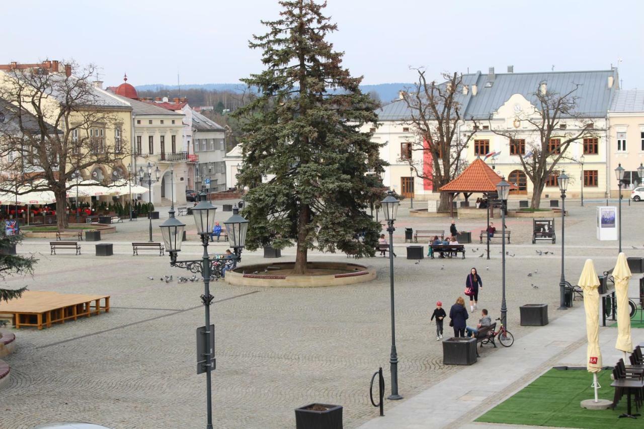 Apartament City, Clock Кросно Экстерьер фото