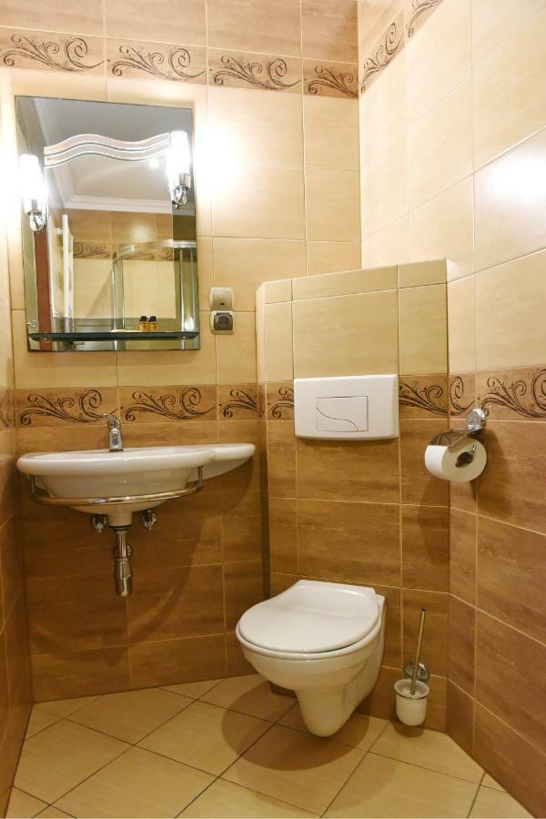 Apartament City, Clock Кросно Экстерьер фото