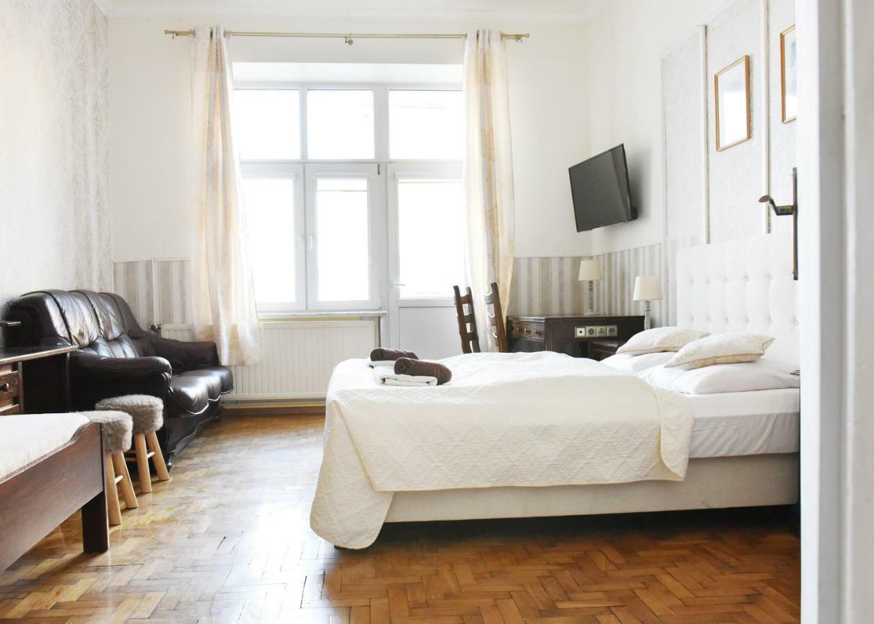 Apartament City, Clock Кросно Экстерьер фото